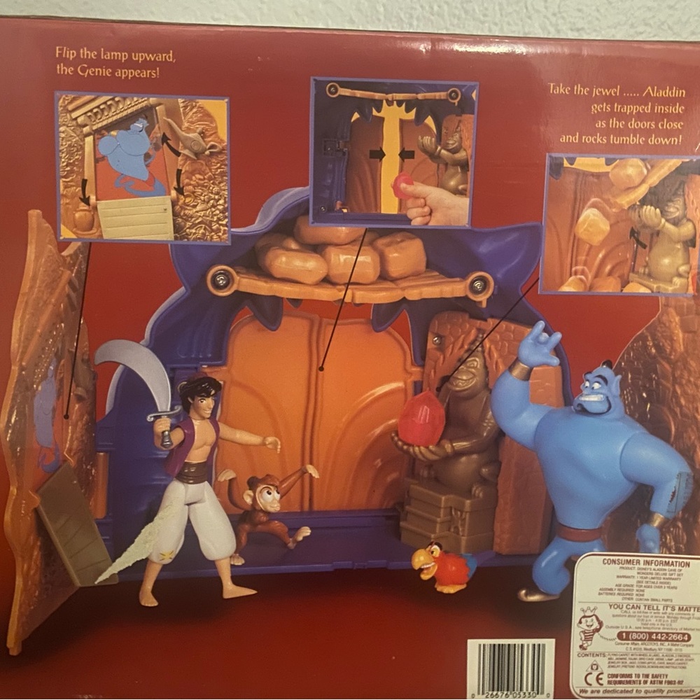 Disney's ALADDIN Cave of Wonders Deluxe Gift Set, 28 Pieces. - Picture 2 of 9
